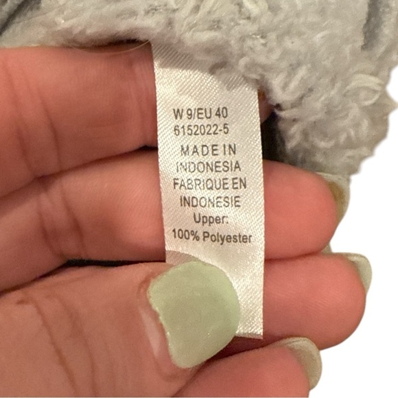 EUC - Oofos Oocoozie Low Shoe - Light Gray - Size 9 - Picture 5 of 5
